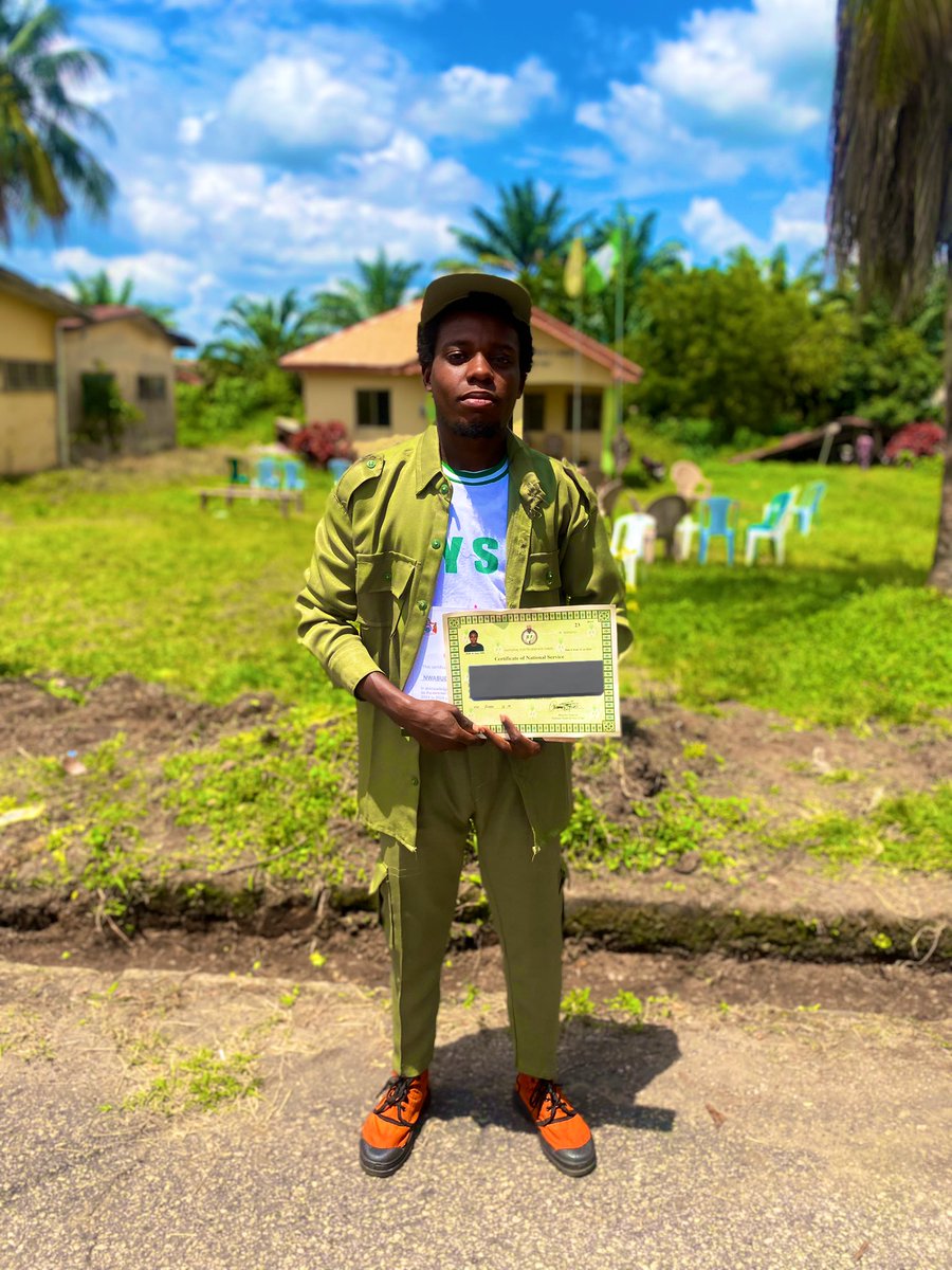 EBOY_REAL's tweet photo. Must Have completed NYSC 

i came , i see and i conquered 

ONDO 2023 Batch C  Stream 1 Ex Corper !! 

#NYSC #POP https://t.co/rrWqLGKm4E