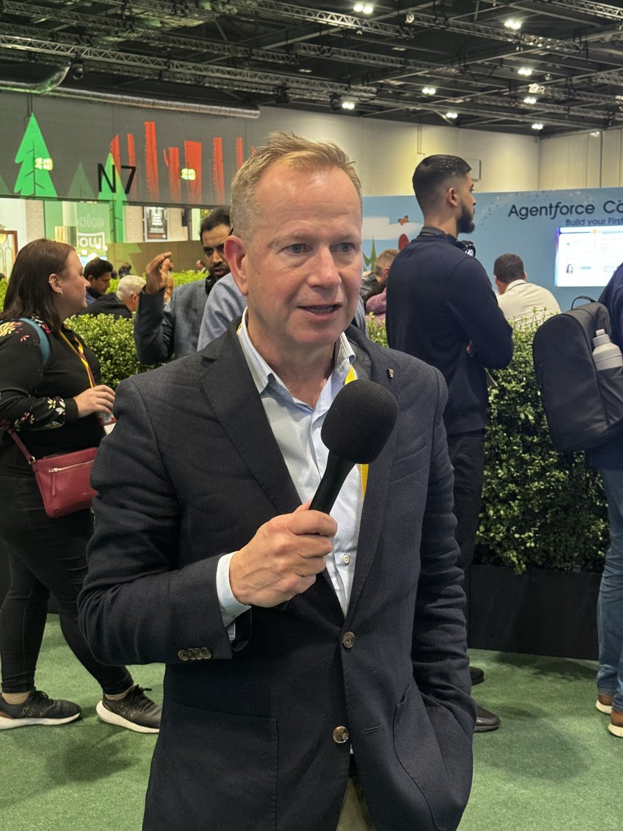 Smartbotsw's tweet photo. 🍀 A special thanks to our founder and CEO, @declan135  Declan Murphy , for his visionary leadership as we navigate this evolving landscape.

#smartbot https://t.co/3kx0GSQvOr