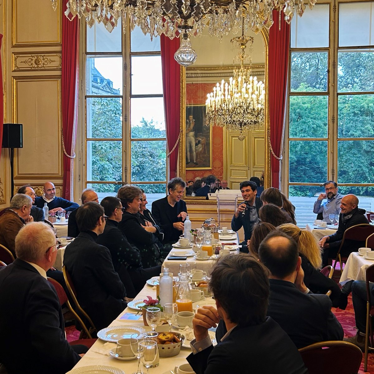 ThaimaSamman's tweet photo. La liberté d'expression, fondement de l'Etat de droit, mérite qu'on identifie les outils pour lui permettre de s'épanouir dans le monde d'aujourd'hui.
Depuis un an, le groupe de travail #LibEx que je copréside aux côtés du Pr Pascal Beauvais, réfléchit à ce sujet. (2/3) https://t.co/OBeyBC11hP