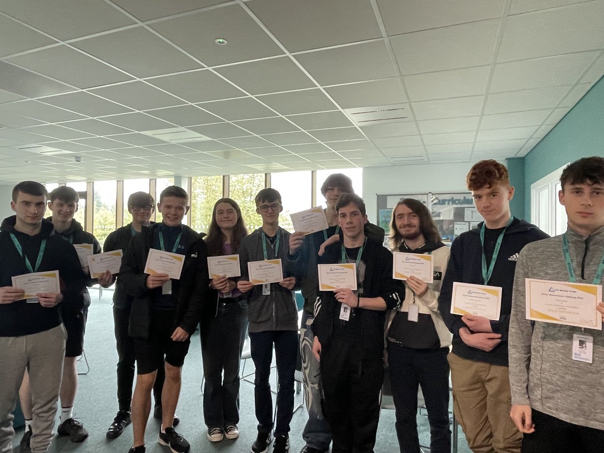 LUSoM_'s tweet photo. The results are in after our students recently took part in the UKMT Senior Maths Challenge...🥁🥁🥁

A huge congratulations to the 29 students who achieved GOLD (which is over 25% of our total students!) What a fantastic result 🎉 https://t.co/AflJZJKBpX