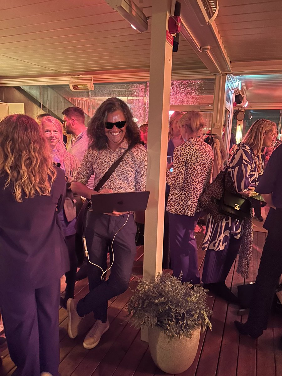 Aktiediplomaten tweet media