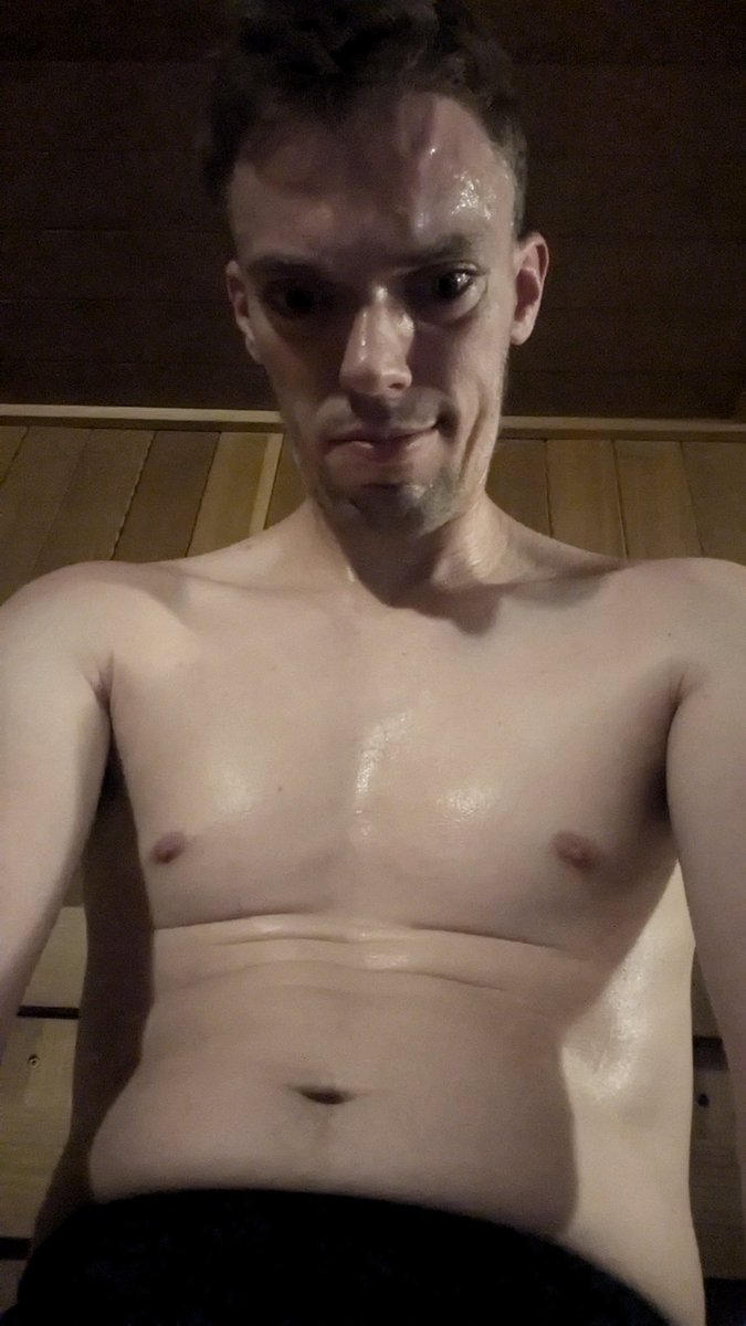 barefootkyle13's tweet photo. Who wants to join me in the sauna and pick up my foot sweat after my workout?  🦶💦🥵 https://t.co/RwR8O2W9zD