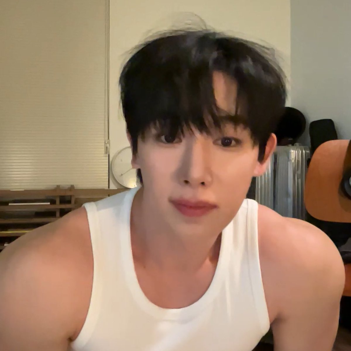 wonho_jumukbab's tweet photo. 진짜.................
 너무................................. 잘생겼어 .............................😇 https://t.co/n9UXpG5jec