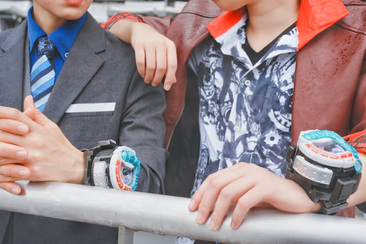 DecodeTY's tweet image. 【Photo】🛞🅑🅝🅑🅜🛞

『　ズルいんだよ、 』

🟥@senzi_1117 
🟦＠DecodeTY 

📸@kenone58 

#コスナビ
#ルミライズ