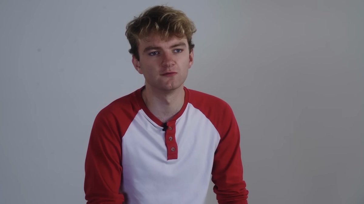 nerd_martins's tweet image. TommyInnit is trending at #3 on YouTube for mocking Logan Paul, KSI, and MrBeast’s Lunchly with a fake vape product called ‘Vapely&apos;