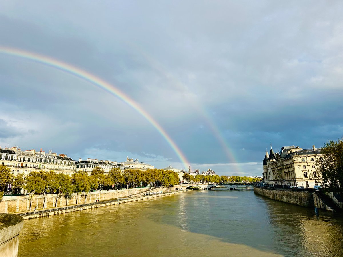 EmmaHitchcocked's tweet image. I saw a double rainbow and the intellectual @ClarkeMicah in Paris today but unfortunately I only got a photo of the lesser of the two sightings. #PeterHitchens