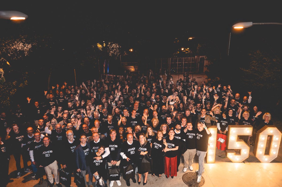CasaJove's tweet photo. ✨El 4 d’octubre celebràvem 150 anys de Casa Jové!

Vam gaudir d’una estona inoblidable, recordant la importància dels vincles en el sector per assolir un segle i mig d’història; una fita que no totes les empreses aconsegueixen.

Per molts anys més plegats! 🥂

#SomCasaJové https://t.co/k9BYYaq0bA