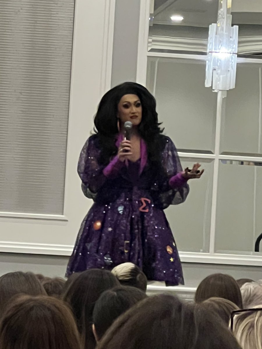 jreulbach's tweet image. Loving the brilliant and insightful words of @onlinekyne at #octm #octmconnects
“What I love about math is that it is not what you look like or dress like, it’s about what is in your head.” 💕