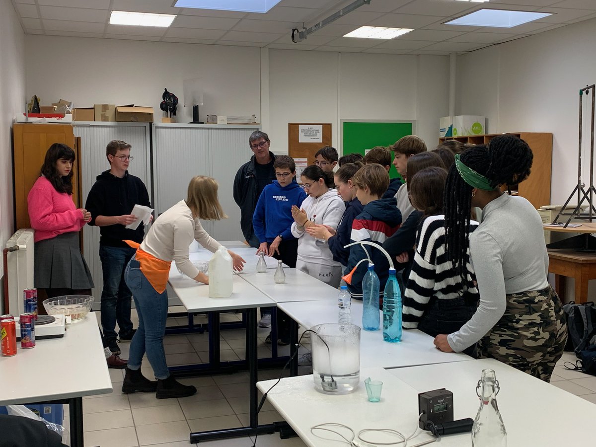MCW à l'UCA. Cordées pour nos élèves de troisième 
Découvertes de divers ateliers, de la recherche. De quoi susciter des vocations! Merci à <a href="/UCAuvergne/">UCA</a> 
Codes correcteurs, protection des océans, physique expérimentale...
<a href="/acclermont/">Académie de Clermont-Ferrand</a> <a href="/DSDEN_03/">DSDEN Allier</a> <a href="/BenmiloudKarim/">Karim BENMILOUD</a>