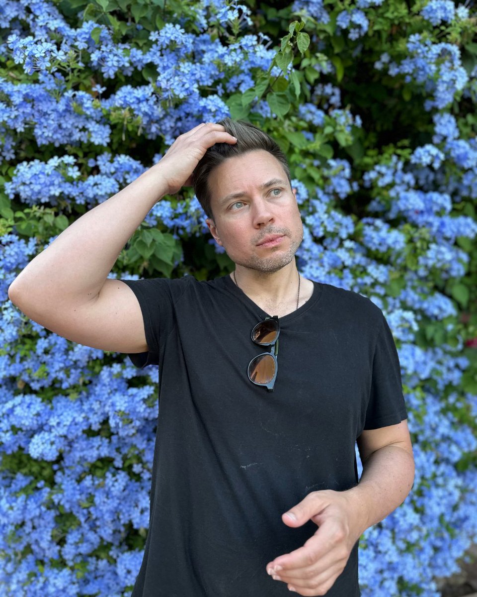 South America, here we go! Back to some of my favourite places to play, &amp; excited to make my debut in Colombia! 
Fri: Buenos Aires - Enero Costanera 🇦🇷
Sat: Santiago - w/ <a href="/SundeckFiestas/">Sundeck Fiestas</a> at <a href="/ClubHipico_Stgo/">ClubHipico_Stgo</a> w/ <a href="/si_bonobo/">Bonobo</a> &amp; <a href="/AgentsOfTime/">Agents Of Time</a> 🇨🇱
Sun: Medellín - Sonorama 🇨🇴