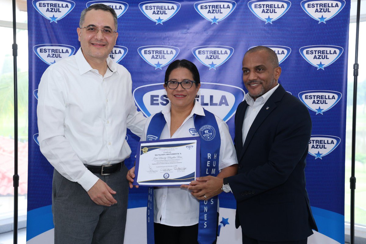 En un simbólico Acto de Graduación, 76 profesionales de diversas áreas a nivel nacional reciben certificados por haber cursado el Primer Diplomado en Gestión Laboral y Relaciones Humanas.