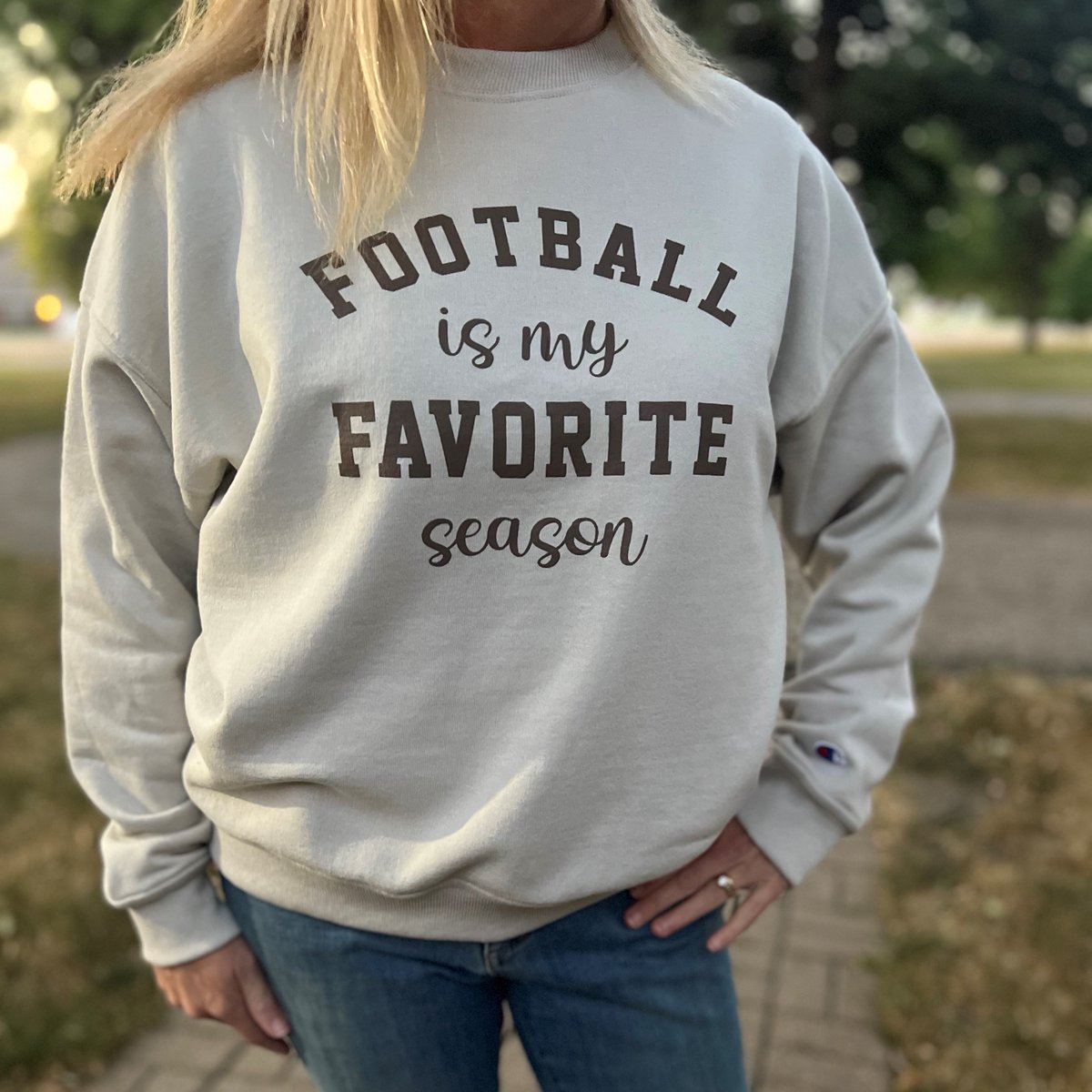 apdesignpro's tweet image. 🏈 Homecoming + Football = BEST season ever! 🙌 Grab your “Football is my favorite season” shirt at AP Design’s showroom this weekend! Limited availability – don't miss out! 🎉 #SMSUHomecoming #LetsRide #APDesign #FootballSeason
Helping You Look Good!