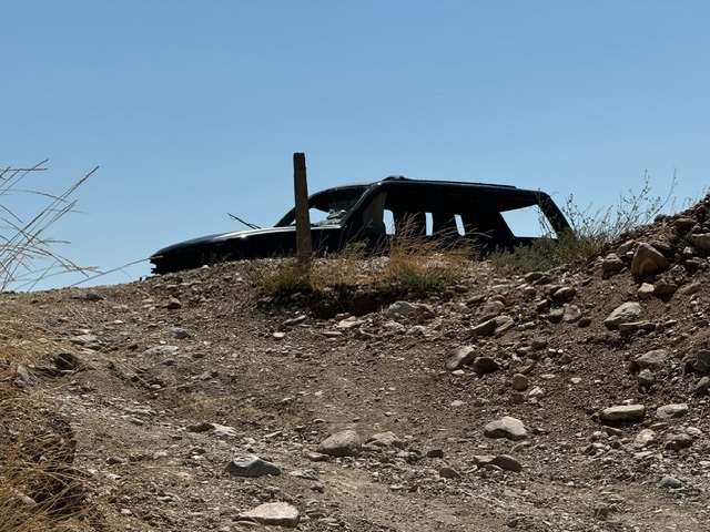 FarmingtonCity's tweet photo. It's very disheartening to see the increase in littering and unwanted items being left behind. If you spot anything out of place or see someone dumping their trash, please speak up. 
#FarmingtonCity #FarmingtonCanyon #Community #IfYouSeeSomethingSaySomething #FreeOfTrash #Utah https://t.co/9UPJqcA8i4