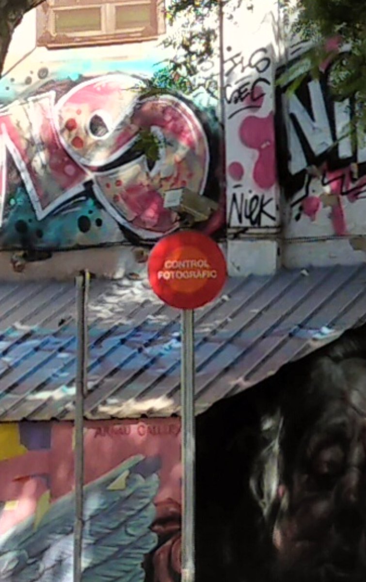 Quan començaran a sancionar les càmeres de control d'accés al Raval? De què serveixen els senyals si ningú no controla els acessos només de veïns i serveis?
<a href="/Bcn_CiutatVella/">Districte de Ciutat Vella</a> <a href="/Albert_Batlle_B/">Albert Batlle</a> <a href="/RavalXarxa/">XarxaVeinalRaval</a> <a href="/GuerrillaRaval/">Guerrilla Raval</a> <a href="/ravalnet/">Ravalnet</a> <a href="/psciutatvella/">PSC Ciutat Vella / ❤</a> <a href="/ERC_Bcn_Vella/">ERC Barcelona Vella</a> <a href="/CVellaEnComu/">Ciutat Vella En Comú</a>