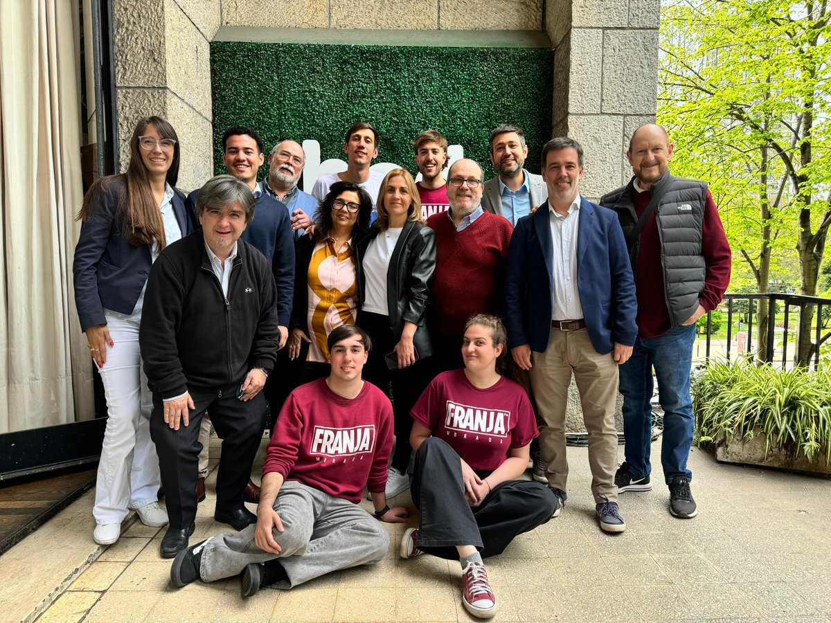 La educación es una inversión, no un gasto. Vetar la ley de financiamiento universitario es poner en peligro nuestro futuro. Hoy, en el <a href="/concejomdp/">HCD Gral. Pueyrredon</a>, la comunidad universitaria y representantes políticos ratificamos nuestro apoyo en defensa de la educación pública.