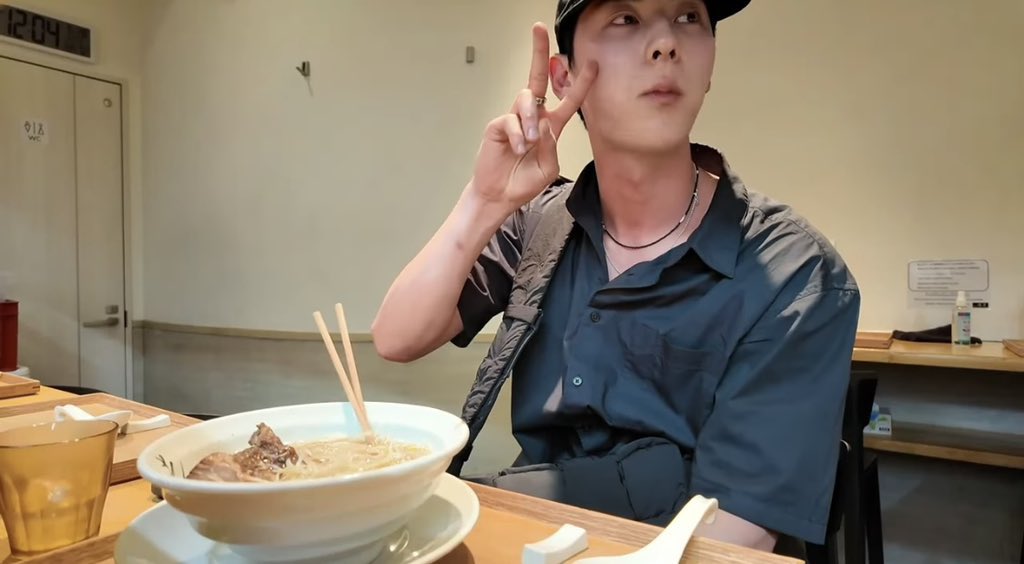 ミニョンさんとヨンPDの京都旅、インスタでは爽やかな写真しか載せてなかったのに
Vlogでは食べまくり飲みまくりで爆笑してる