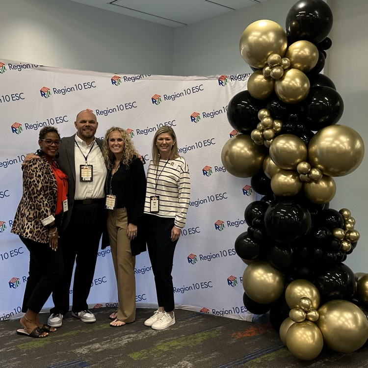 SpradleyElem's tweet photo. This is a great day of learning! These PISD administrators had the privilege of attending the Innovate Principal Conference at Region 10. #foreverlearners https://t.co/S64QgB88Da