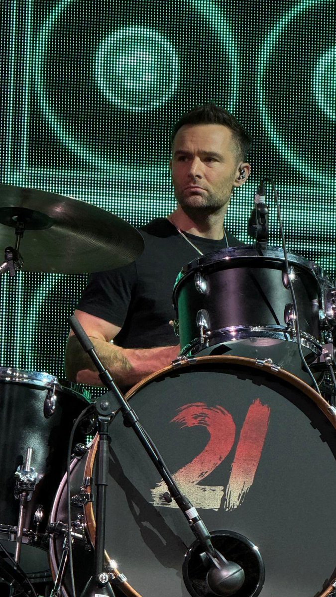 erin 🪩 tweet media