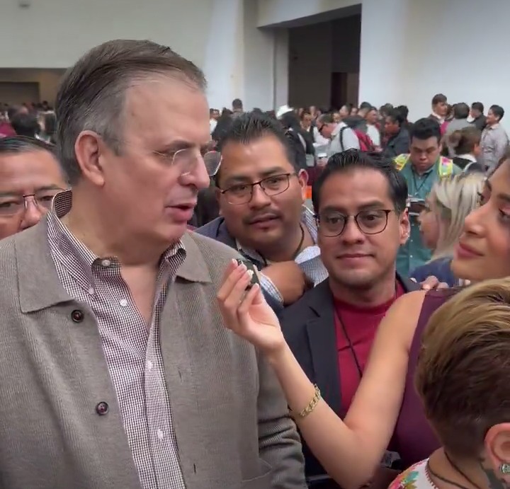 Feliz cumpleaños Secretario <a href="/m_ebrard/">Marcelo Ebrard C.</a> 🎂🎉 Todo el éxito 🇲🇽. Desde Puebla y en el equipo del Senador <a href="/EmmanuelReyesC/">Emmanuel Reyes</a>