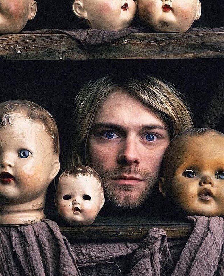 VisionaryVoid's tweet photo. Some of the most interesting photos from the past .. A thread 🧵

1. An unusual photo of Kurt Cobain in 1993. https://t.co/HEvMZwLoG7