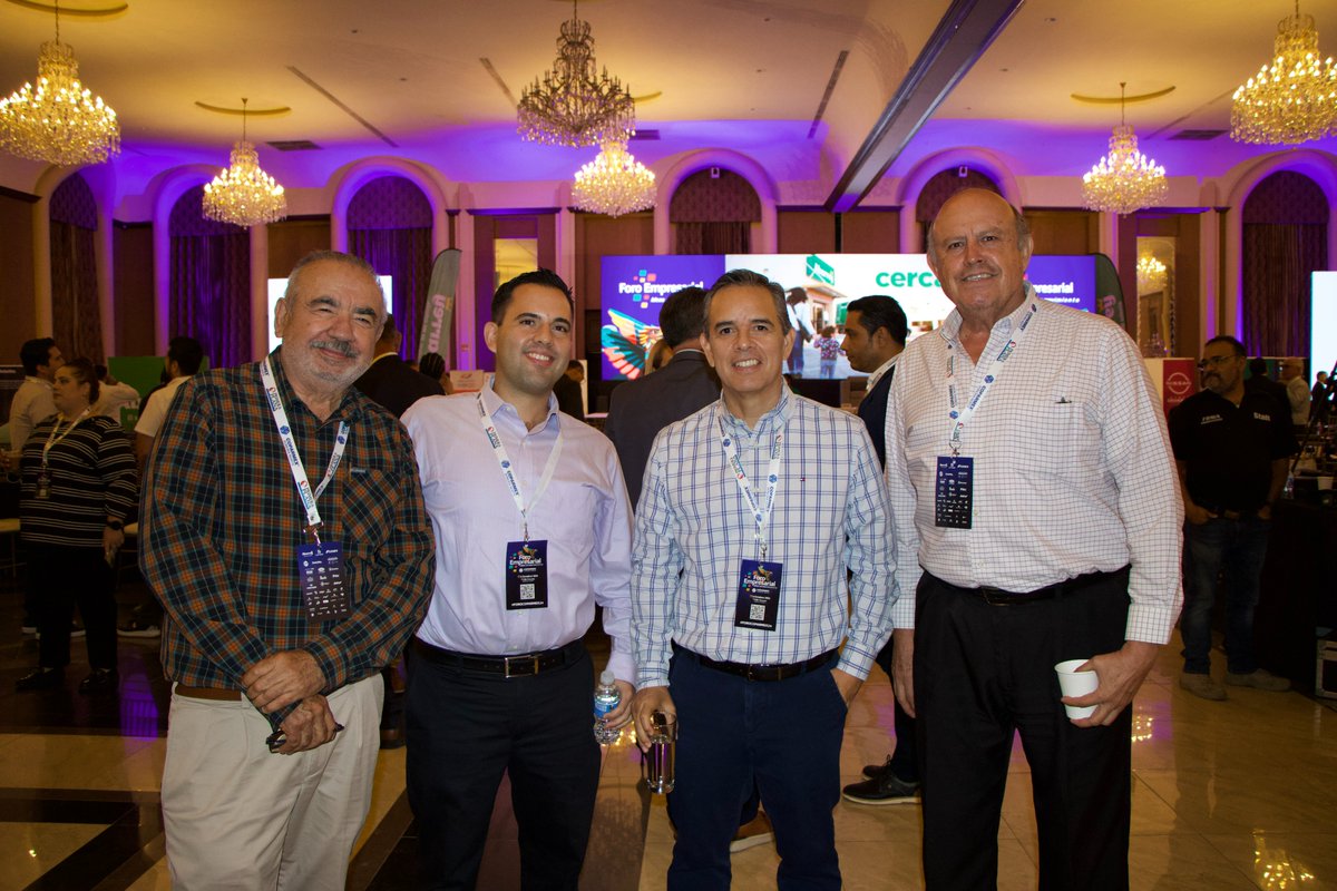 PiticTransporte's tweet photo. Gracias @COPARMEXSON por crear estos espacios que impulsan la colaboración y el desarrollo empresarial.
El equipo directivo de #TransportesPitic estuvo presente en el #ForoEmpresarial donde se reconoce el compromiso y esfuerzo de las empresas en nuestra región.
#Pitic #Coparmex https://t.co/vDzIfH0o6x