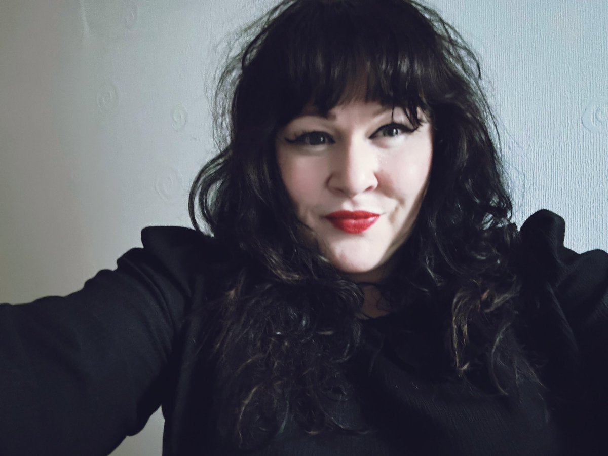 SeeRedWoman1's tweet image. If my m8 @jk_rowling can get away with red lipstick, so can I.( I don’t own any red things anyway &amp;amp; sorry haven’t brushed my hair 🤣) 

Proud to be one of the 51% adult human females. 

#XXDay #WomensRightsAreHumanRights #RubyWoo