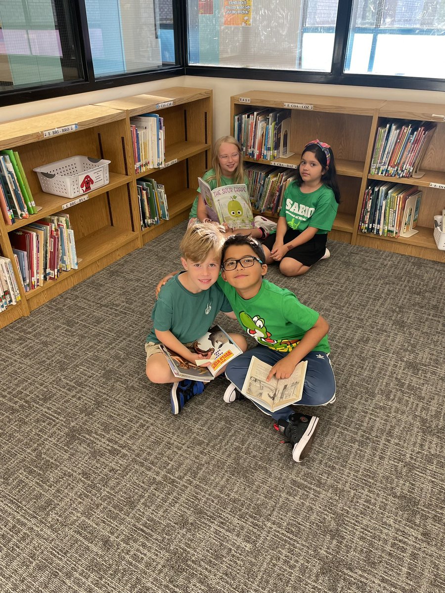 salls_HVE's tweet photo. Book buddies!!! https://t.co/9fvRKjhu2Q