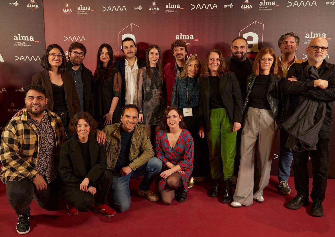 Hoy termina #4estrellas, una de las experiencias laborales más bonitas que he tenido la suerte de vivir en compañía de este equipazo de guion (y los que faltan). Preparad los pañuelos.