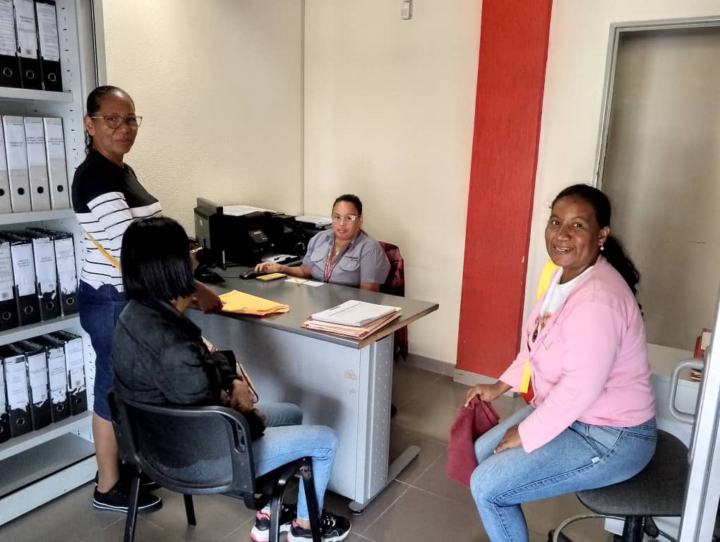 Sergio Hernández (@cbocomandosh) on Twitter photo dando respuesta a los Miércoles de Comuna, directores integrales <a href="/CBO_Alcaldia/">Alcaldía Angostura del Orinoco</a> van hacia el municipio Bolivariano Angostura con los voceros de las banca de las comunas, para acompañar y así dar respuesta rápida y eficiente con sus trámites bancarios porque Comuna o Nada dando respuesta a los Miércoles de Comuna, directores integrales <a href="/CBO_Alcaldia/">Alcaldía Angostura del Orinoco</a> van hacia el municipio Bolivariano Angostura con los voceros de las banca de las comunas, para acompañar y así dar respuesta rápida y eficiente con sus trámites bancarios porque Comuna o Nada
