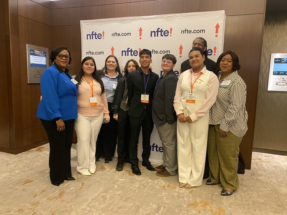 shade_badejo's tweet photo. DISD students and Staff group at the NFTE Competition in NY! https://t.co/n8z0dCRk55