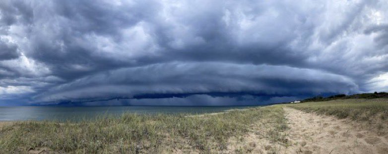 Estoy necesitando de su ayuda
<a href="/The_view_of_Leo/">LEONOR HERNANDEZ</a> hizo esta fotografía espectacular en punta negra y quedó nuevamente pre seleccionada para el Calendario Mundial de Meteorología <a href="/WMO/">World Meteorological Organization</a> .Tienen que ayudar dando un me Gusta a la foto que se encuentra también en este enlace: