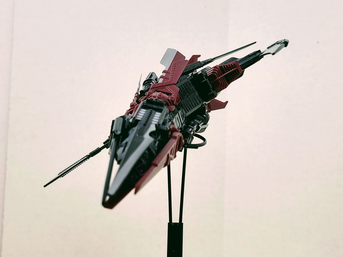 A rare sight despite its imposing capabilities, Forge Intelligence understands the Dark-Deed Class is utilized exclusively by Komplex VIPs. The competent, mysterious vessel can discharge energy directly from its oversized reactor core to threaten much larger craft @snapships #MOC