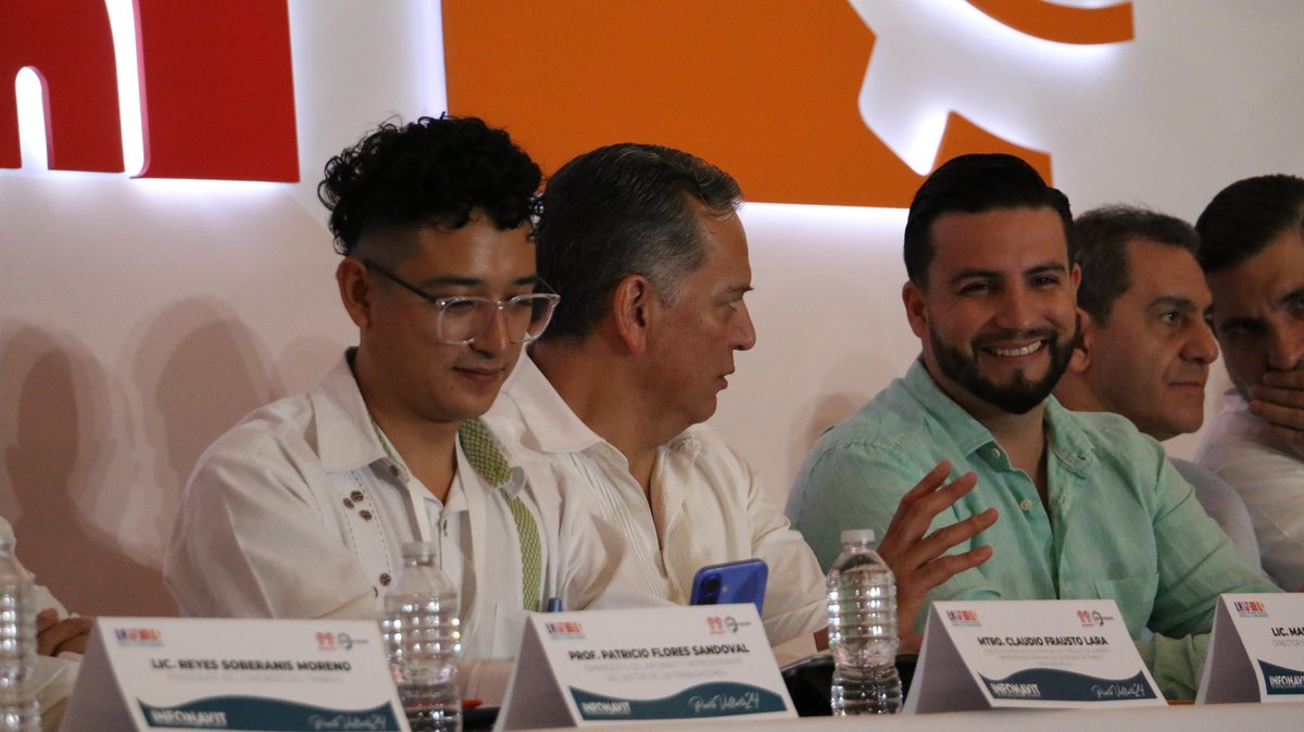 primeroelobrero's tweet photo. Agradecemos, además, la presencia solidaria de la dirigencia de las organizaciones sindicales más representativas del país. @CTM_MX, @CROC_Nacional, @CROM_MX, @LosMineros_Mx, @sntssoficial, #CTC, @FederacionAJB, #ConfederacionObreraDeMexico, #FENASIB, #CAT, #FENASA, @aspaprensa @stfrm, #CONASIM, @ComiteSnti
#PrimeroElObrero #DST #Infonavit #vallarta