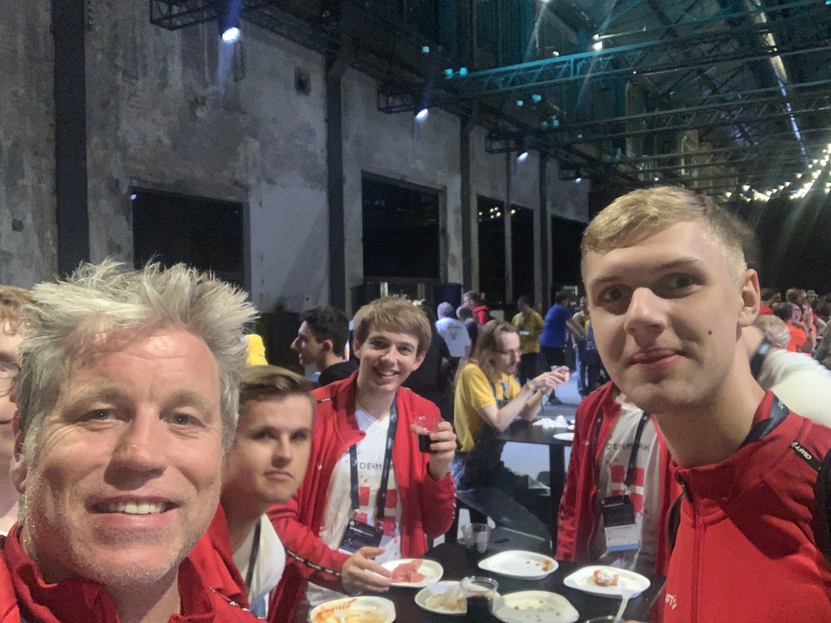 Så er vi færdige med dag 2 af konkurrencen. Glade og trætte, og virkeligt spændt på at se resultatet i morgen!