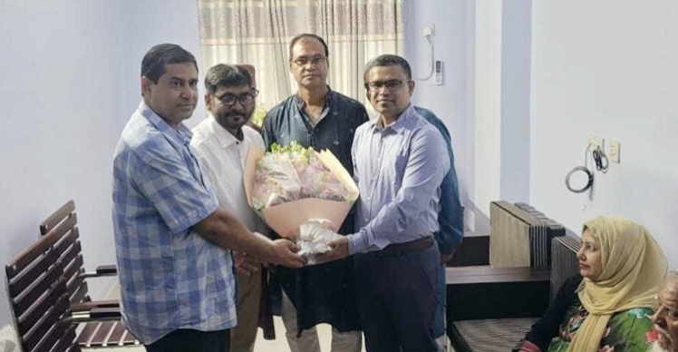 নওগাঁ বিশ্ববিদ্যালয়ের উপাচার্যের দায়িত্ব গ্রহণ করলেন ড. মোহাম্মদ হাছনাত আলী