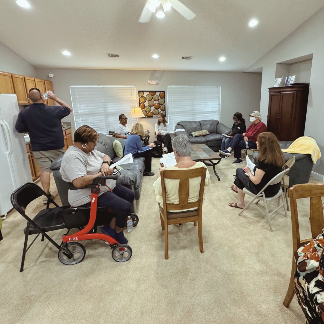 HumanitiesFndtn's tweet image. Senior residents at Shady Grove and Grandview Apartments enjoy our Wellness Program with the University of South Carolina College of Nursing, promoting health and supporting aging in place. 

#WellnessProgram #AgingInPlace #SeniorLiving #USC #CommunityCare @UofSC