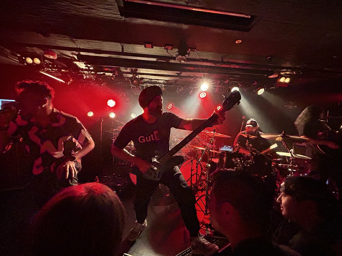mamushi_fuzz's tweet photo. 4年越しのNile大阪です。
#GUTSLIT
#Half_Heard_Voices
#Imperial_Slave
#Nile https://t.co/c9q4xbEKMq