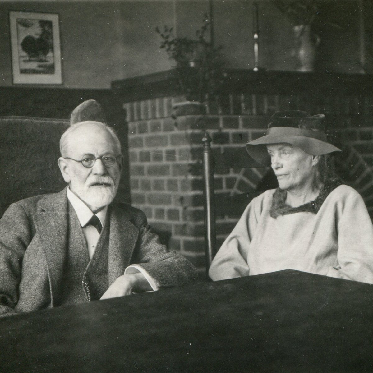 Who were the women who helped Freud invent psychoanalysis? Find out on our exclusive private tour of  <a href="/FreudMusLondon/">Freud Museum London</a>'s new exhibition, Women &amp; Freud: Patients, Pioneers, Artists   
📅 17 Nov🕐11am 🎟️£18.50 ➡️jewishrenaissance.org.uk/events/women-f… 
w <a href="/lyonslearning/">LyonsLearningProject</a>