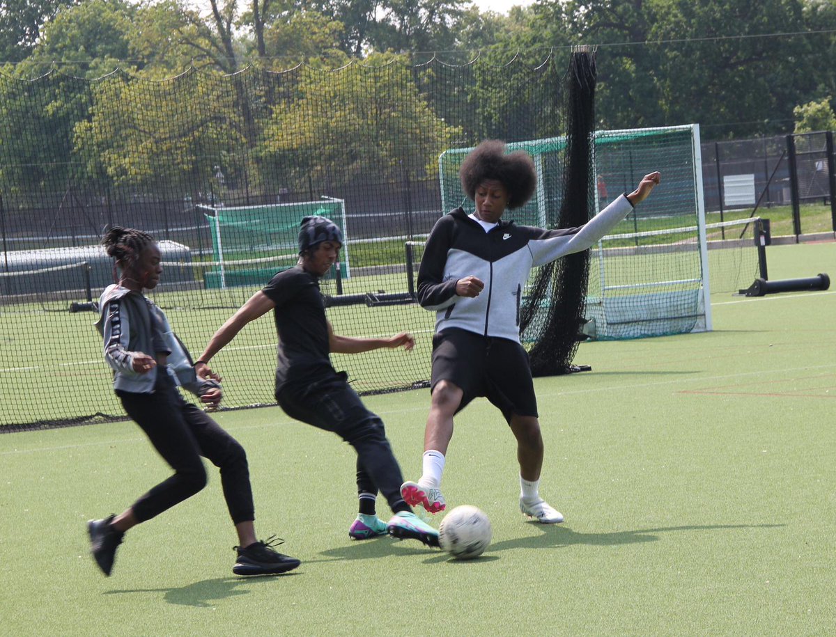 findingiaminme's tweet photo. This Summer we hosted 12 fantastic young people at our Summer Camp in partnership with @DulwichCollege sponsored by @Tesco Stronger Starts. 

#dulwichcollege #tesco #WorldMentalHealthDay https://t.co/JxyzWsR9eK