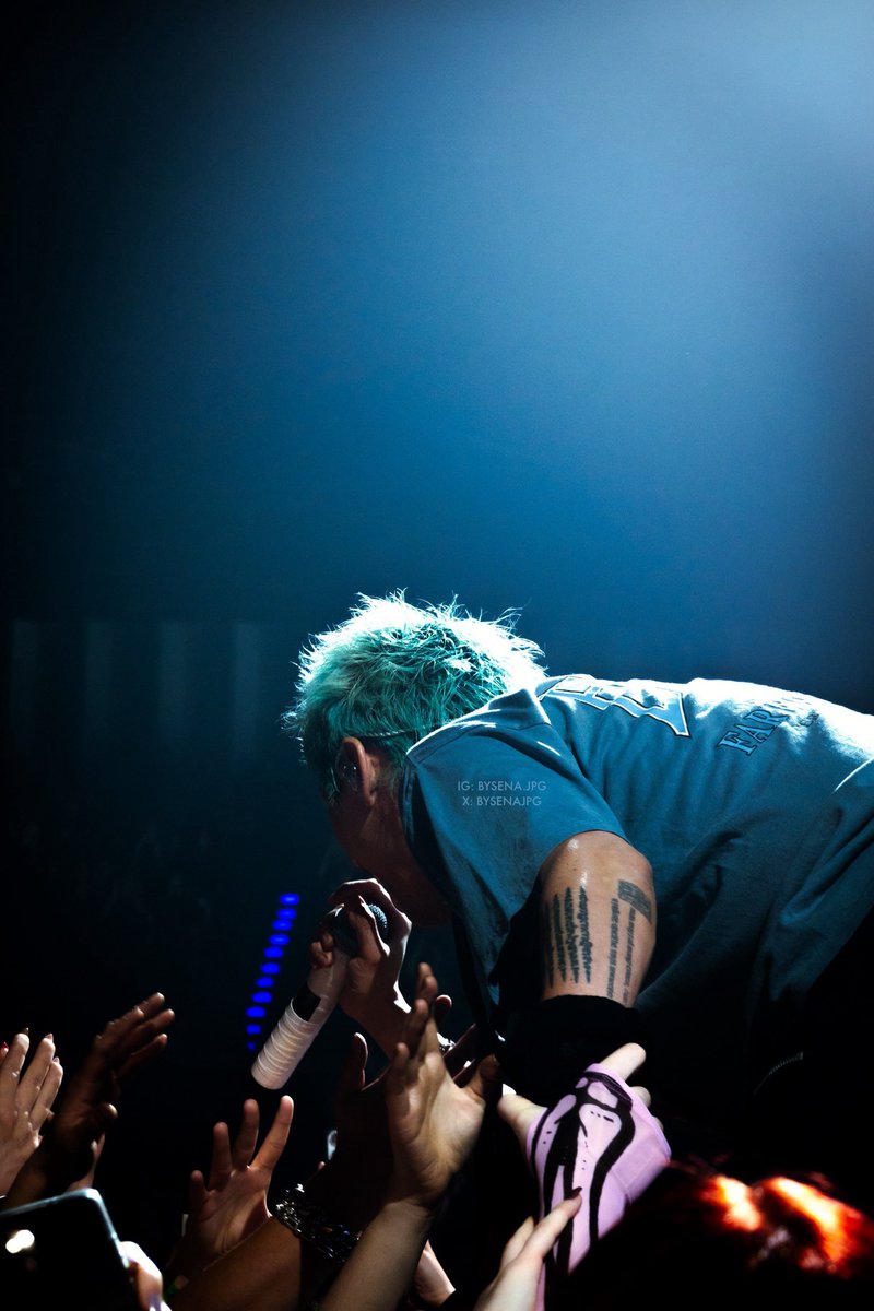 lemme post these two pics im very proud of.
one ok rock was the best concert i’ve attended and i will never shut up about it!

#premonitiontour #oneokrock