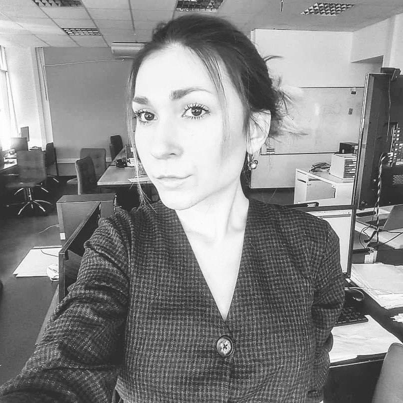 La periodista ucraniana Viktoriya Roshchina murió mientras era trasladada de una prisión de la ciudad de Taganrog a otra de Moscú.

Viktoriya desapareció en agosto del año pasado en la parte ocupada de la región de Zaporizhzhya, donde se encontraba en viaje de negocios. El