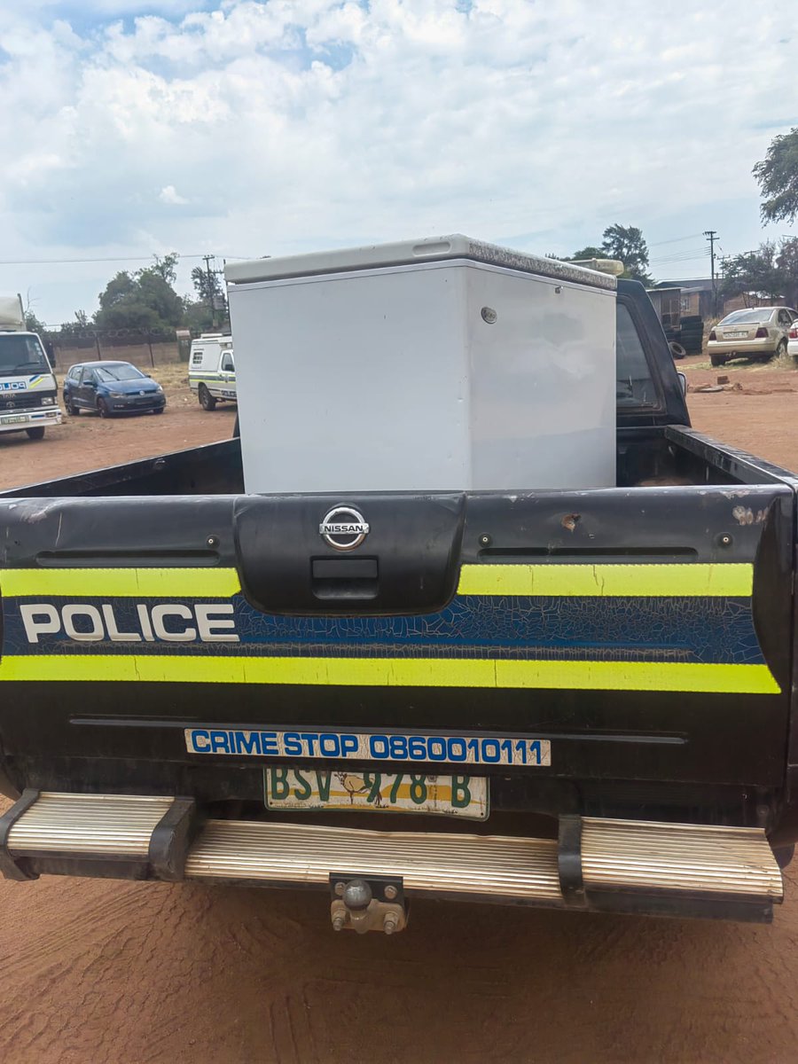 _ArriveAlive's tweet photo. Mothibistad police shut down shebeen at bogus Mozambican voting station https://t.co/SVCgj2to8U
#ArriveAlive #Shebeen #BogusVotingStation @SAPoliceService https://t.co/o68LQxPcU6