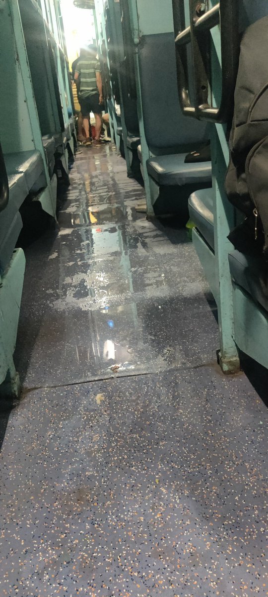syednatique3's tweet photo. @AshwiniVaishnaw Condition of Railway 
Of Madgaon Express Nagpur to Madgaon and 5 hrs running late. 
Welcome to New India. https://t.co/TlFmMIpKFb