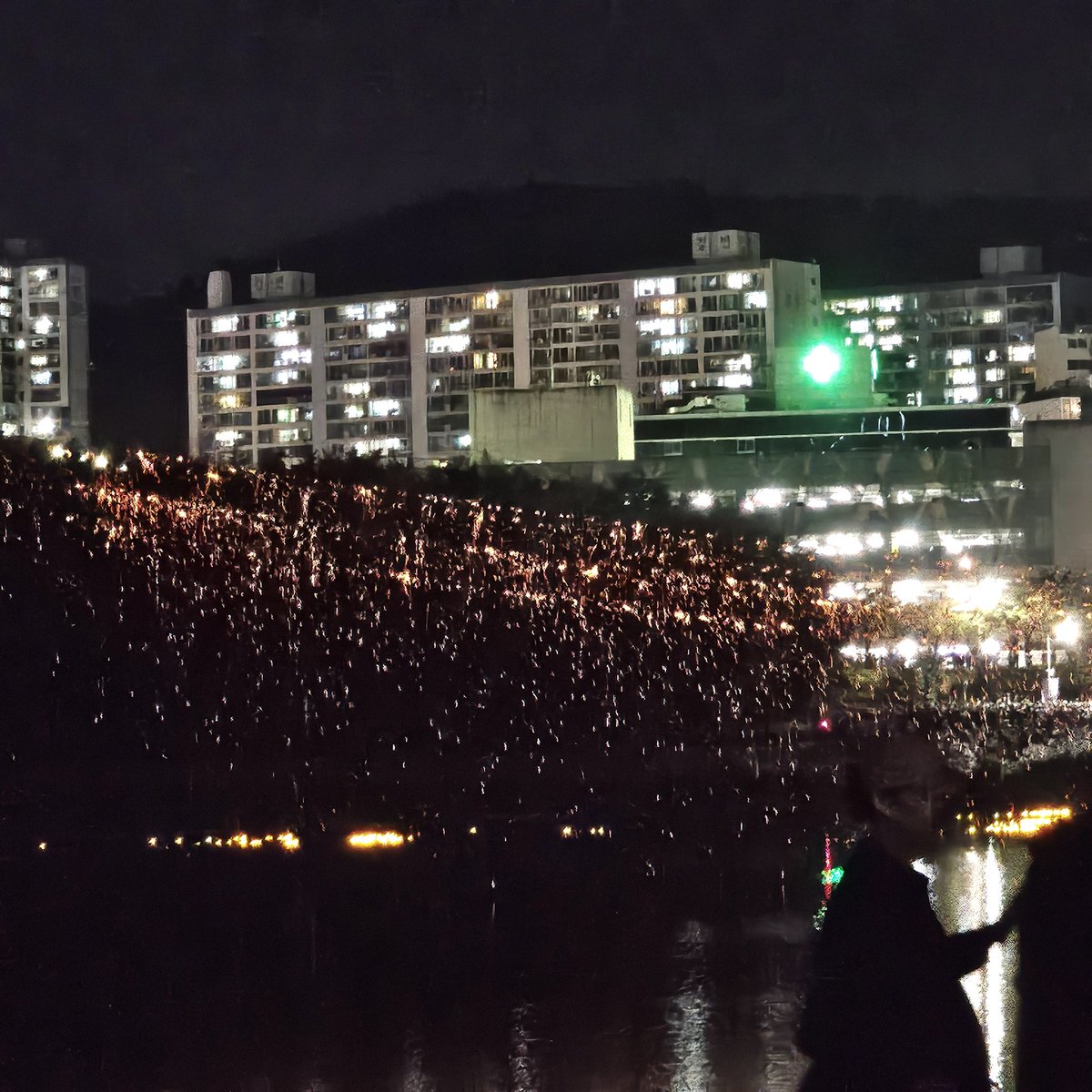 사람이 쥰내많아~🎆