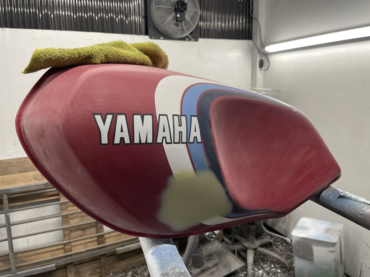 ひろ custom paint tweet media