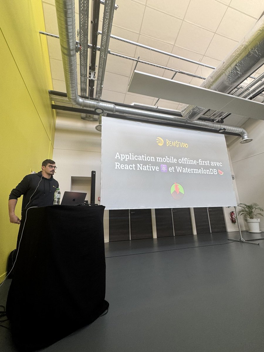 C’est l’heure de la conférence de notre <a href="/NicoTotor/">Nicolas Torion 🐻</a> 🐻
<a href="/VolcampIO/">Volcamp</a> #Volcamp2024 <a href="/_BearStudio/">BearStudio</a>