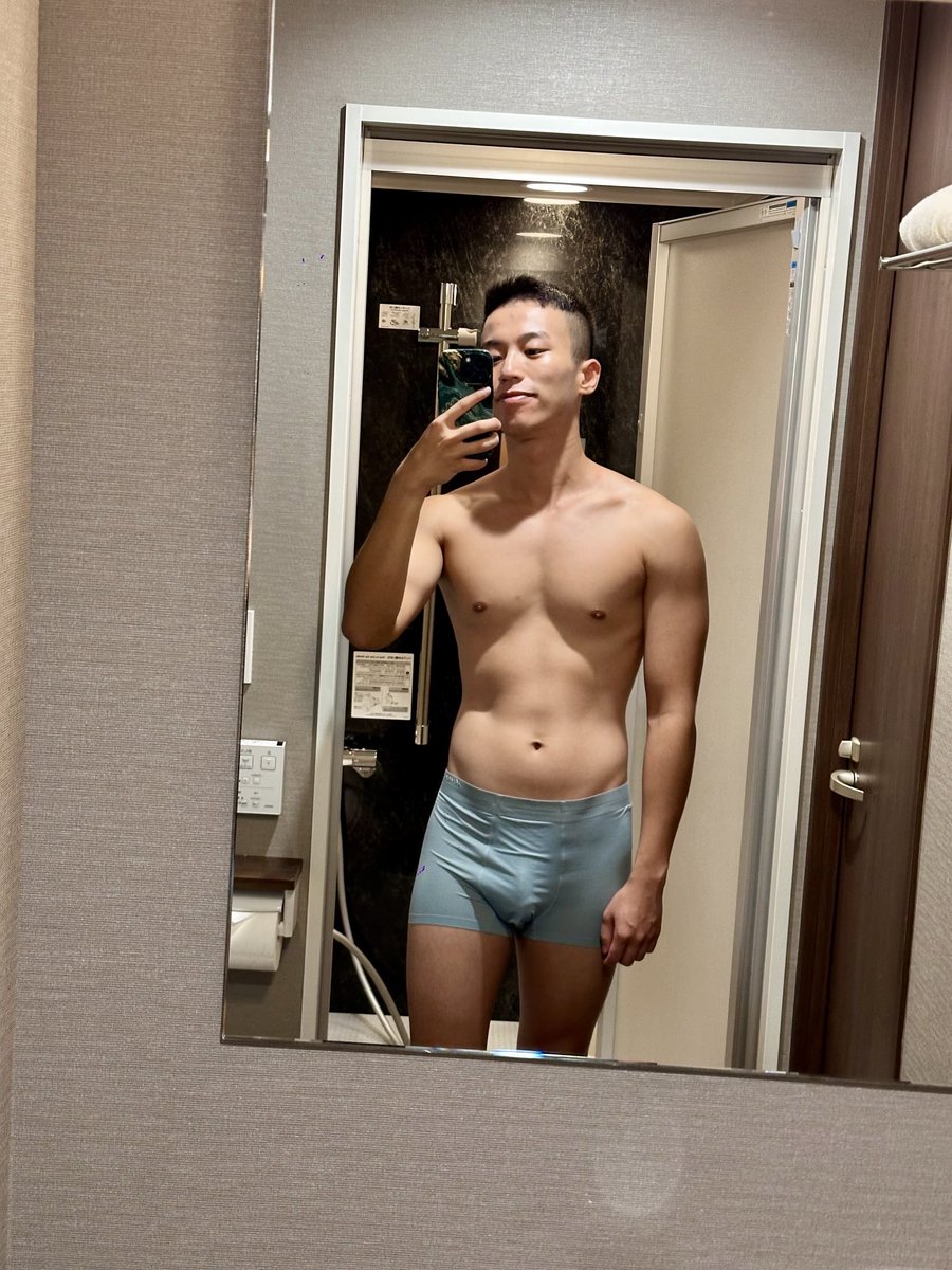 hsinche_w's tweet photo. 最近比較齁泥一點🤫 https://t.co/KBQeRZDYji