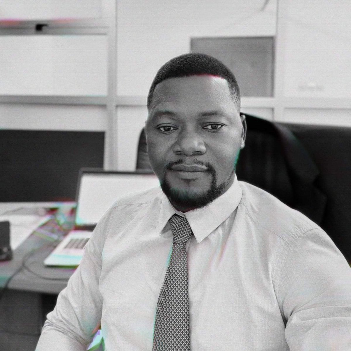 tchyebe's tweet photo. #NouvellePhotoDeProfil https://t.co/5sEiTAZOfg