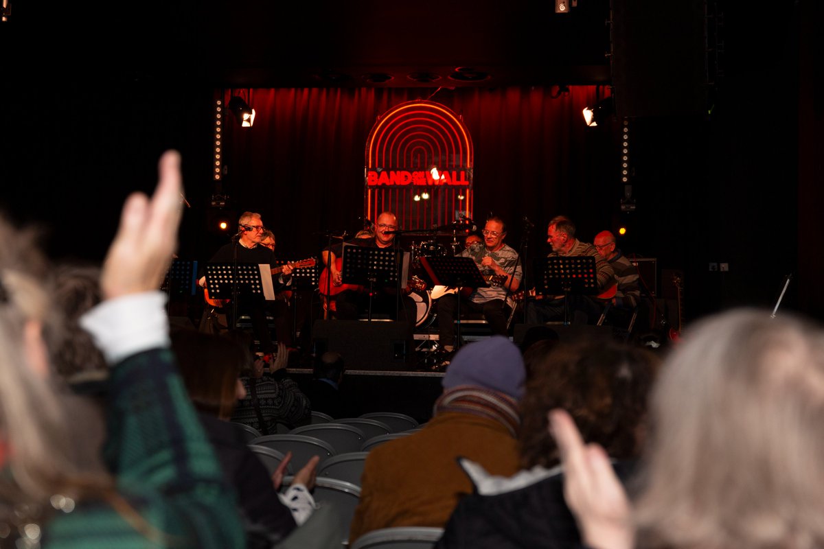 SeedStudiosTraf's tweet photo. We are always amazed by the journey our new community members take towards leading happier lives, performing on stage in front of their peers and even to leading sessions themselves 🙌 https://t.co/9TzA50XfBG