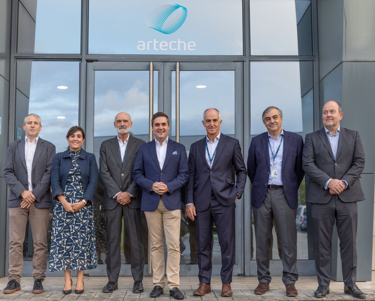 ⚡️🍃 El consejero <a href="/Mikel_Jauregi_/">Mikel Jauregi</a> visita <a href="/ArtecheGroup/">ARTECHE</a>, empresa familiar vasca convertida en referente mundial en el sector eléctrico.

Arteche se autoabastece en un 59% vía renovables y ha reducido sus emisiones en un 42% desde 2022.

📎 industria.eus/3NiH79A
